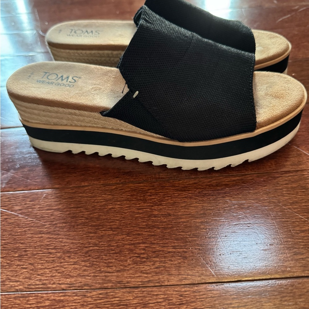 TOMS Women's Black Platform Sandals